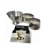 Parrishï¿½s The Magic Mold Baking Pan Set