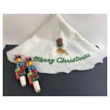 36´´ Christmas Skirt & 10´´ Santa Candles