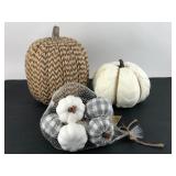 Robert Stanley Decorative Pumpkins Set and pumpkin