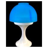Vtg Westmoreland White Milk & Blue Satin Glass Fai