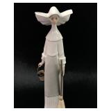 Lladro Morning Chores Nun 5552 Figurine