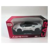 Jiaye 1:32 Die-Cast White Model Car