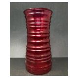 10ï¿½ Red Glass Vase With Ribbed Design