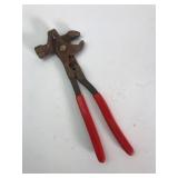 10ï¿½ Adjustable Pliers With Red Handles