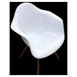 Eames MCM Style Molded Arm Chair