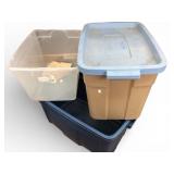 Rubbermaid & Plastic Storage Totes