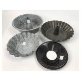 4 Metal Bundt & Cake Molds