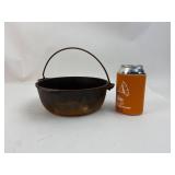 Cast Iron Kettle with Bail Handle, 8" Dia.
