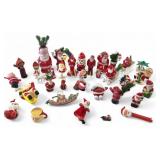 VTG Yuletide Enterprises Santa Claus Figurine Lot