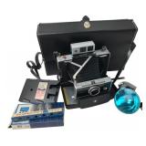 Polaroid Automatic 250 Land Camera with Flash and