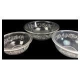 Pyrex Daisy Pattern Mixing Bowls (Set of 3)