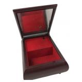 Music Box with Romantic Scene Lid