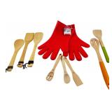 Mixed Kitchen Utensils & Grand Gourmet BBQ Mitts