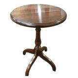 VTG Harden Solid Hardwood Pedestal Side Table