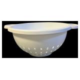 White Plastic Two-Handled Colander