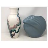 Lot of 2 vases