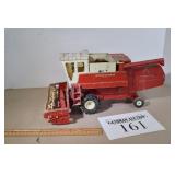 Vintage Ertl IH Toy Combine