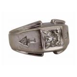 JEWELRY. 13kt Gold and Diamond "Arrows" Ring.