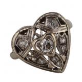 JEWELRY. Vintage 13.5kt Gold & Diamond Heart Ring.