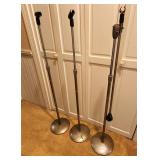 3 microphone stands