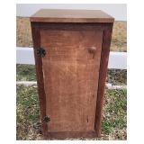 Petite vintage wooden cabinet
