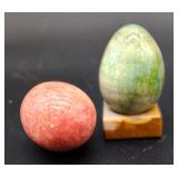 2 alabaster eggs 1 onyx stand