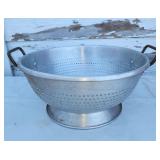 Commercial grade colander