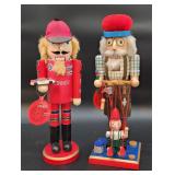2 wooden nutcrackers