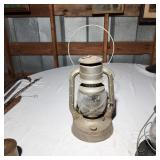 Dietz No 2 D lite lantern