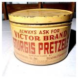 Pretzel tin