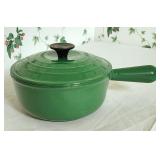 Le Creuset cast iron pot w lid