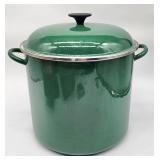 Large Le Creuset enamelware stock pot