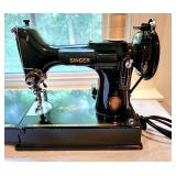 Vintage Singer Slant O Matic 401 sewing macine