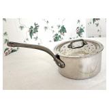 Petite Made in France pot w lid