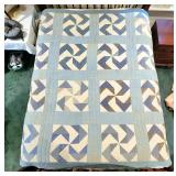 Vintage hand stitched quilt 80' x 79