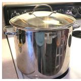 Tramontina 12 qy. stock pot w lid