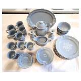 33 pcs Pfaltzgraff Gazebo Blue dinnerware