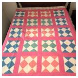 vintage hand made quilt see pics
