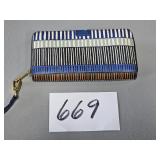FOSSIL clutch
