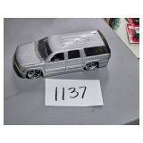 2000 Chevy Suburban - die cast