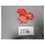 (3) - 3 way plugs