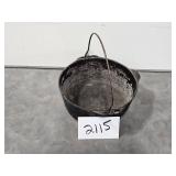 cast iron pot - no lid