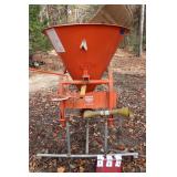Baltic seed/fertilizer spreader