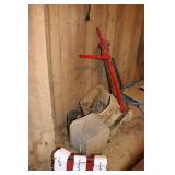 Fence stretcher and staples