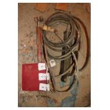 2 hydraulic cylinders