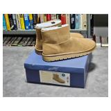 1 pair size 9 winter boots