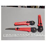 3 knife / tape measure