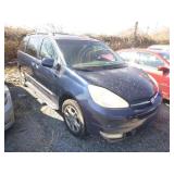2004 TOYOTA SIENNA--REBUILT TITLE
