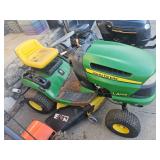 JOHN DEERE MOWER 315 HRS (NEEDS BATTERY)