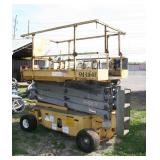 Grove Scissor Lift